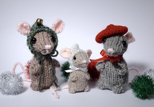 Holiday Mice Family Free Knitting Pattern