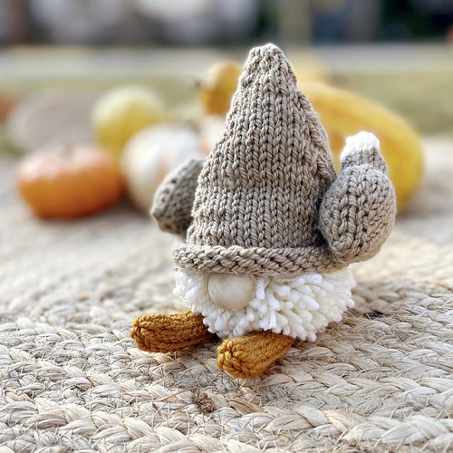 Easy and Cute Knitted Gnomes Patterns Ideas 3