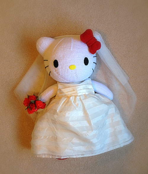 Bridal Kitty Toy Free Pattern