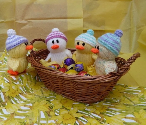 Cheerful Knitted Mini Duck Pals