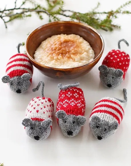 Knit Christmas Mice