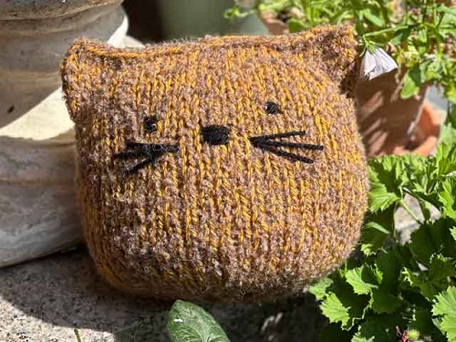 Knitted Cat Pillow Free Patterns