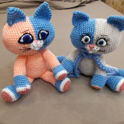 Knitted Colorful Kittens