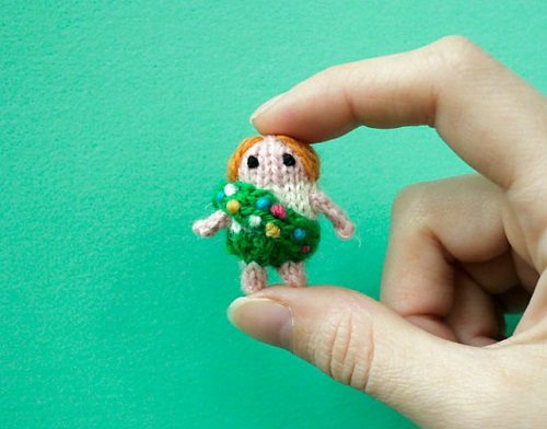 Knitted Miniature Dolls Free Patterns 3