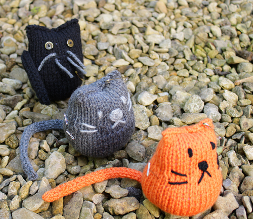 Easy and Cute Knitted Mini Cats Patterns