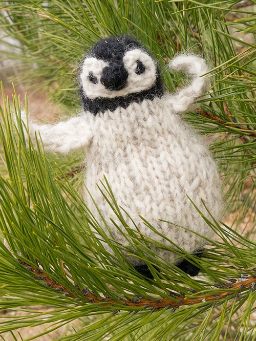 free Chilly Cheeks Penguin knitting pattern