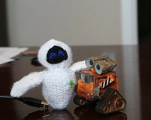 eve-doll-from-wall-e-knitting pattern