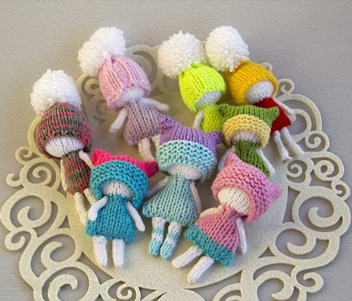 Knitted Winter Dolls Free Patterns 2