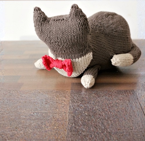 stuffed-cat-knitting-pattern/