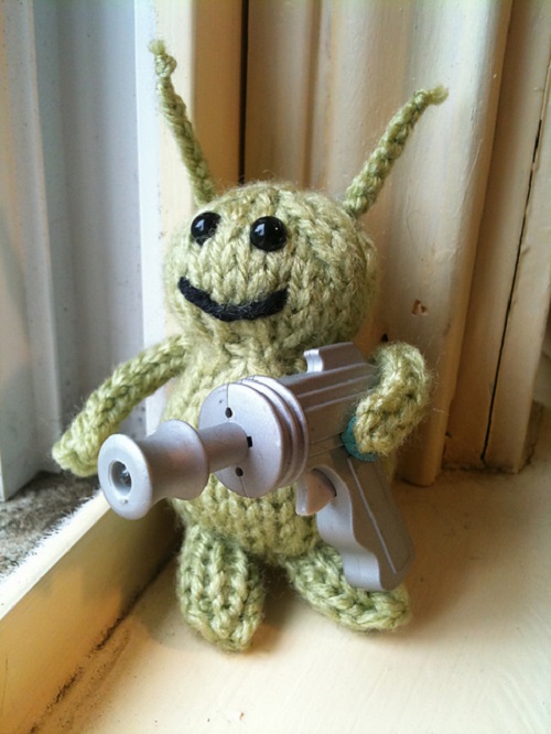 DIY Alien Knitting Tutorial