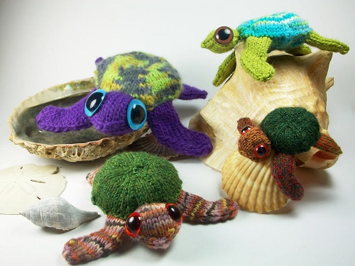 group of knitted turtle 