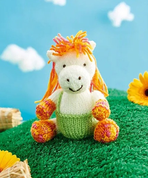 Harriet Horse Knitting Pattern