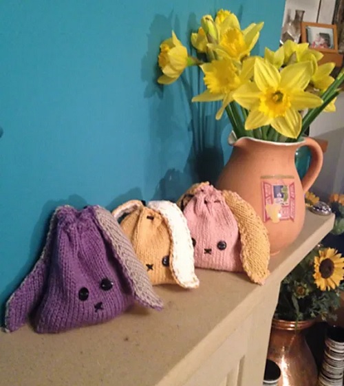 knitted-small-bunny-gift-bag