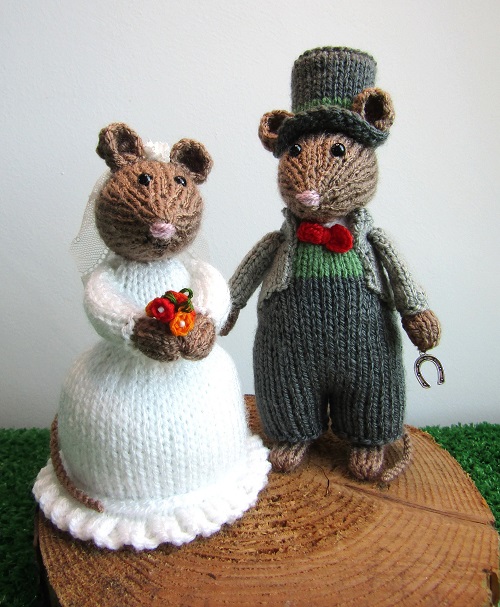 knitted-bride-and-groom-mice-bridal