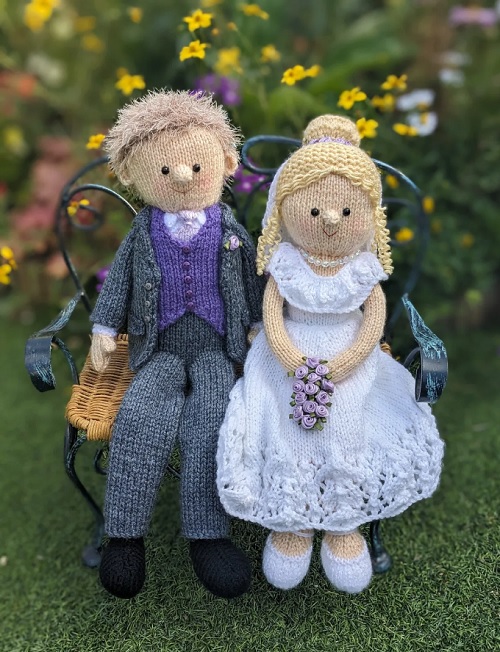 knitted bride-and-groom