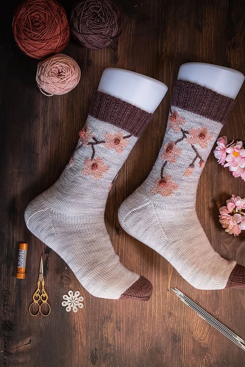 Knitted Flower Socks Free Patterns 2