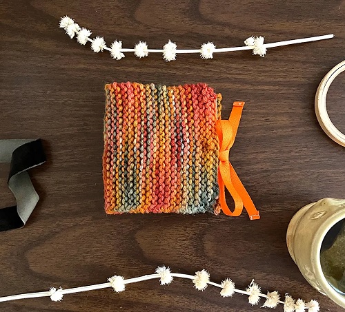 needle-book-with-knitted-cover