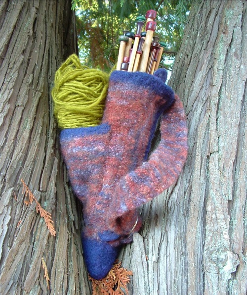 felted-needle-quiver