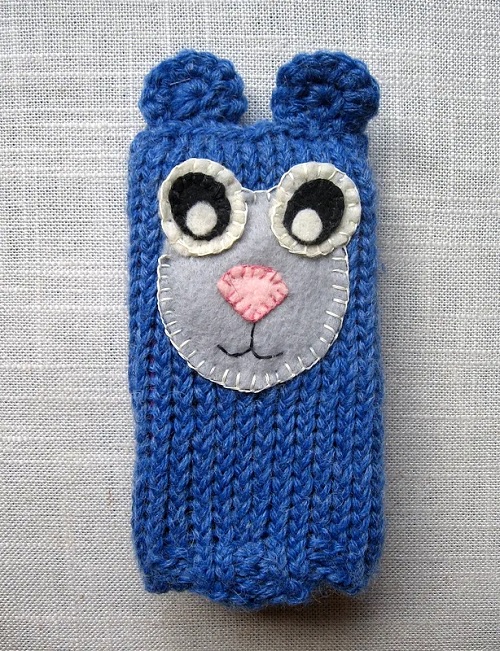 knitted-bear-phone-cozy