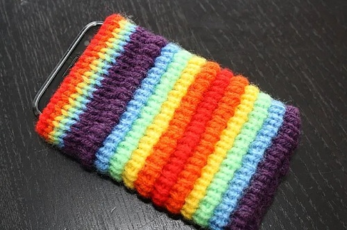 knitted-cell-phone-cover-rainbow