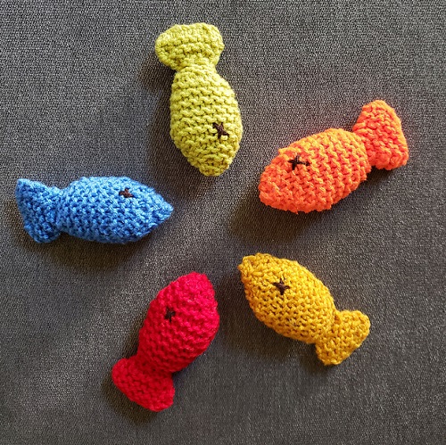 easy and cute Knitted Toy For Cat 2