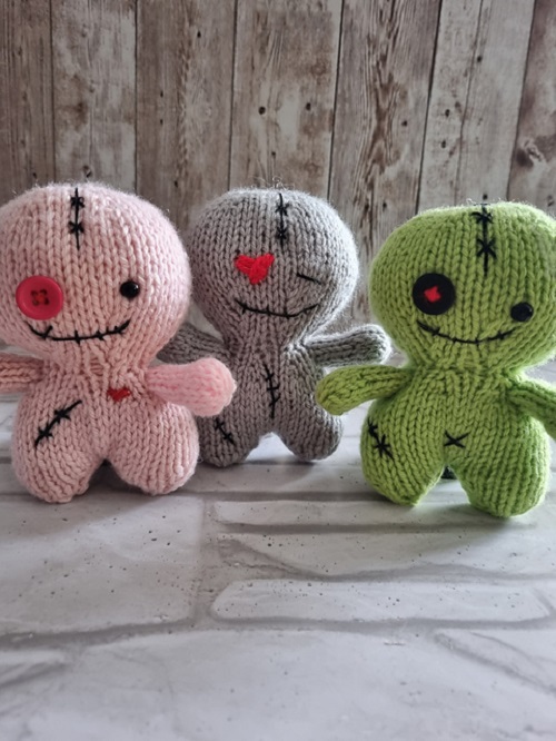 Easy and Cute Knitted Weird Toys Pattern 3
