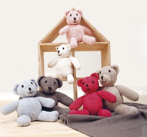 Free Knitting Pattern for a Teddy Bear and Picnic Blanket
