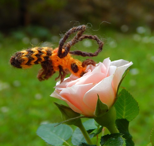Knitted Bees Free Patterns