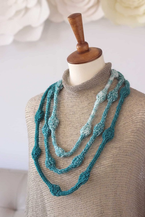 Knit a Necklace with Beaded Texture