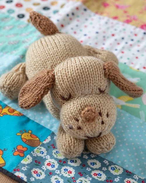 Sleeping Puppy Free Knitting pattern