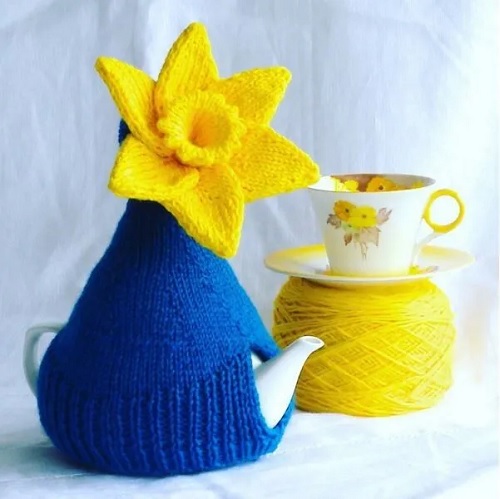 floral tea cozy