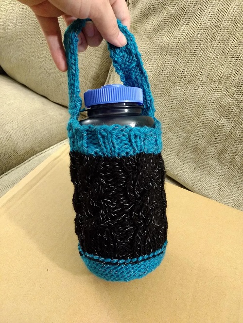 Cabled Water Bottle Carrier
