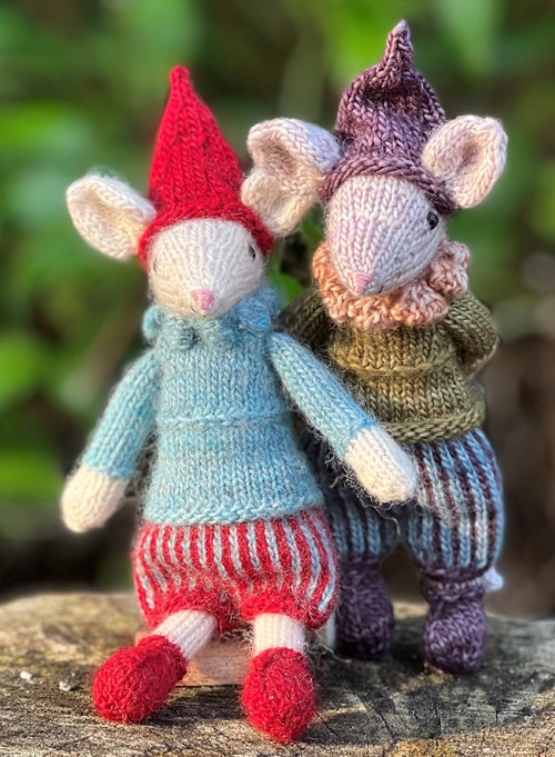 Knitted Elf Mice