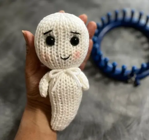 Loom Knit Mini Adorable Ghost