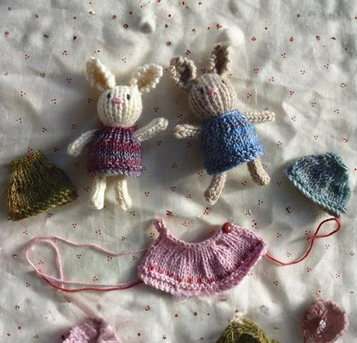 Toy Dresses Free Knitting Patterns
