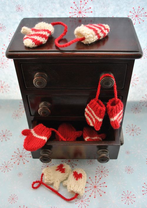 Micro mittens