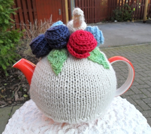 Pretty Floral Teapot Cover