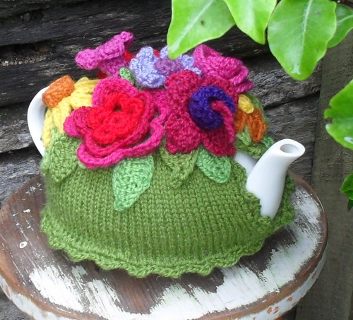 Spring Explosion Teapot Cover