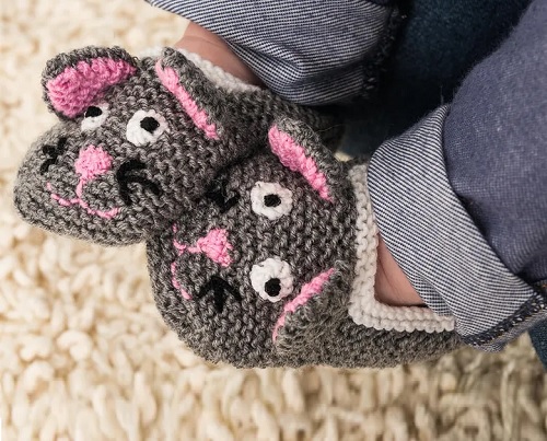 Baby booties knitting pattern
