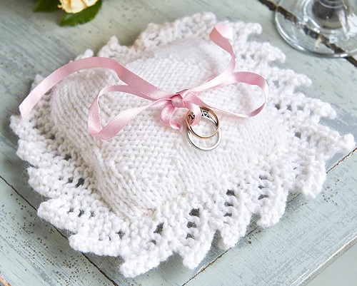 Ring bearer pillow knitting pattern