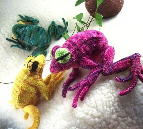 Group of Frogs Free Knitting Patterns