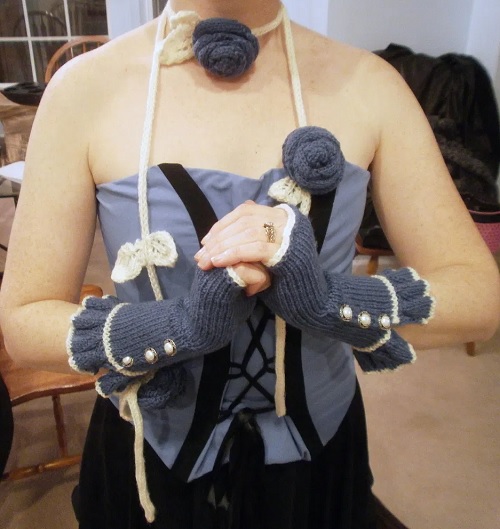 Belle Ruffle Gloves