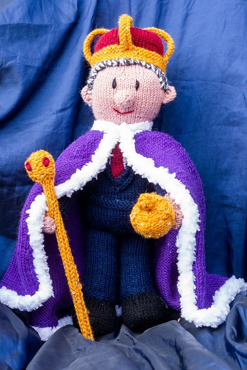 knitted king charles