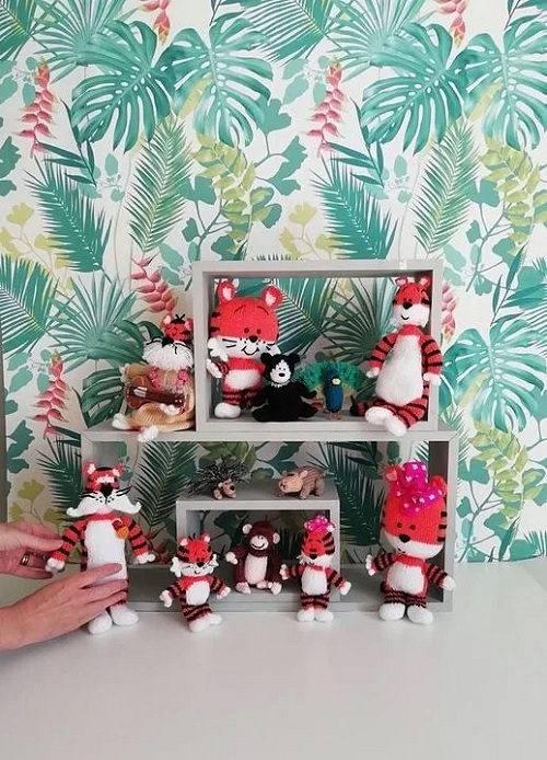 knitted tigers