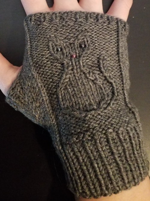 Fingerless Gloves with Cat Cable Motif