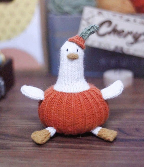 Cute Pumpkin Duck Knitting Pattern
